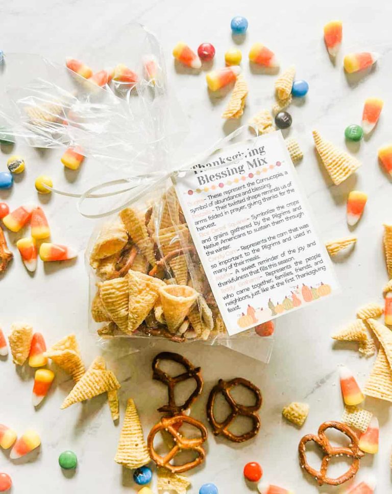 Blessing snack mix with free printable tag attached to the outside of the bag